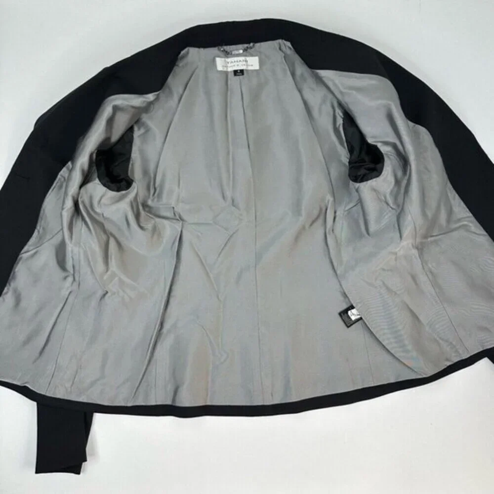 Tahari Arthur S Levine Women Navy Blue Pinstripe Two Button Blazer Jacket Size 8